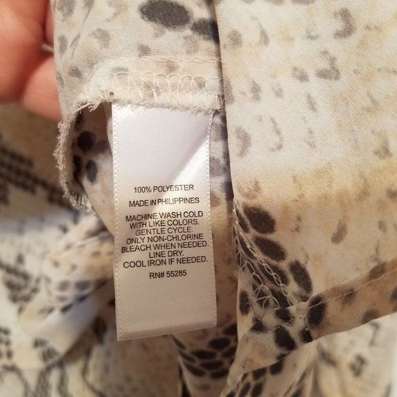 Express Women's Snakeskin Portofino Shirt size Medium - Picture 5 of 7